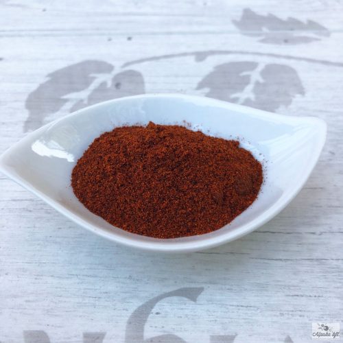 Smoked chili powder, chipotle powder can be used for a variety of vegetables and meat dishes